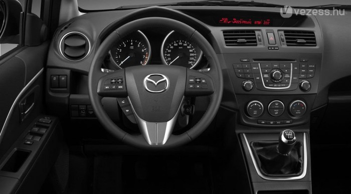 Ősszel jön az új japán egyterű 8 | Vezess Úgy tűnik, nem spóroltak a belső téren