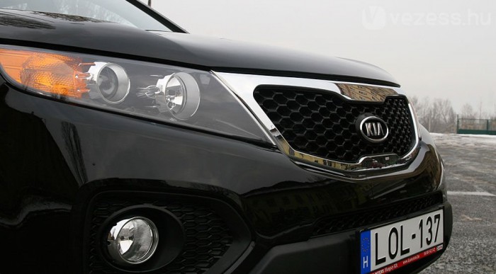 2,2 literes dízelmotort zártak az orrába