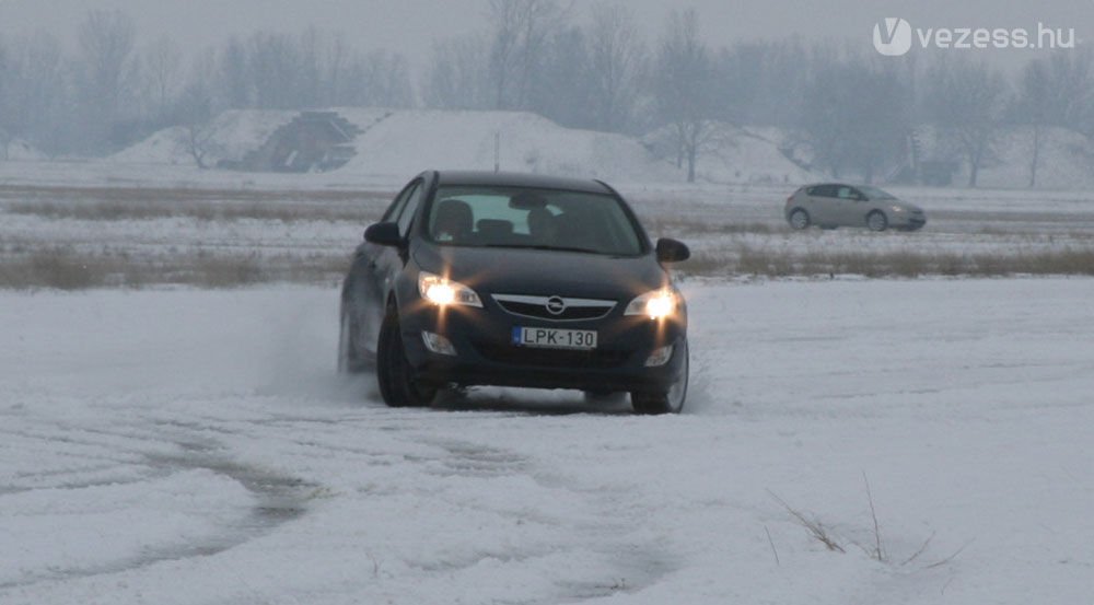 Alapfutóművel vezettük az 1,6-ost modellt