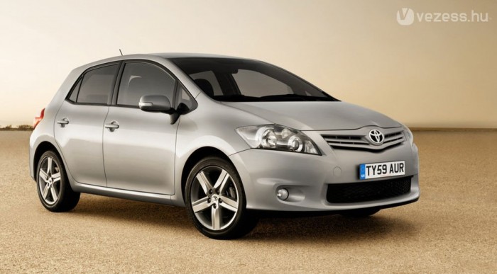 Új a lámpa és a lökhárító