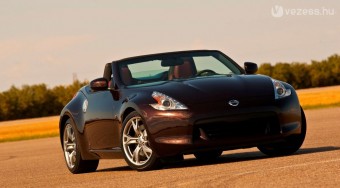 Megérkezett az új Nissan kabrió