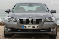 Magától parkol majd az új ötös BMW 14