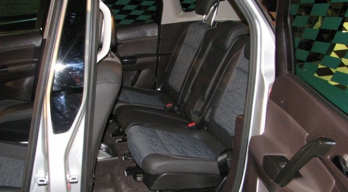 Hátul két embernek nagy királyság