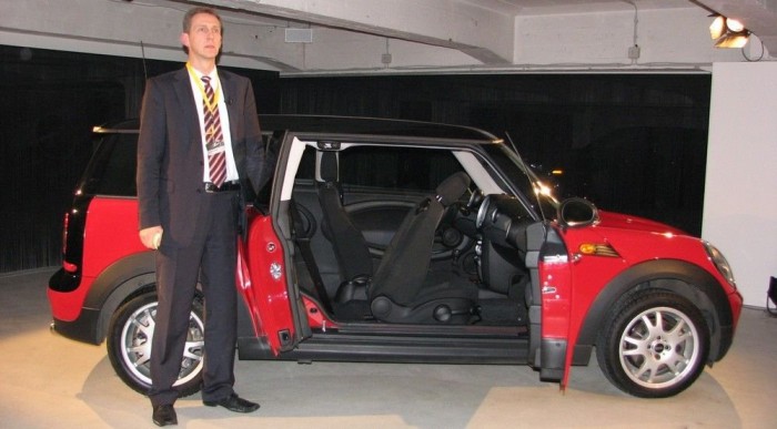 Mini Clubman, kétfelé nyílik (de csak a jobb oldalon)