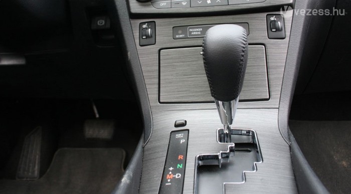 A megoldás: üresbe a váltót!