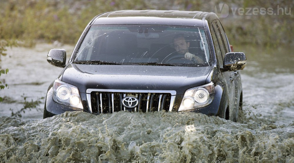 Gumicsizma és bőrkárpit: Land Cruiser 5