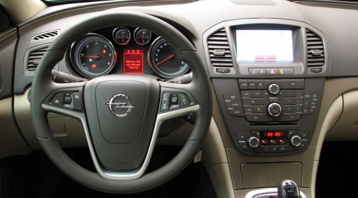 Minden jó nagy benne