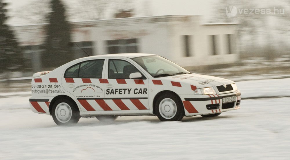 Hagyjuk a nyomot vezetni a kereket