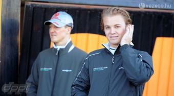 Barrichello: Nico, menekülj Schumi elől!