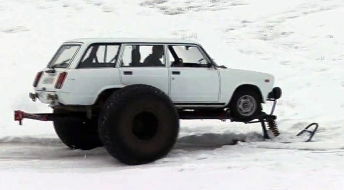 Videó: Lada bigfoot a hóban