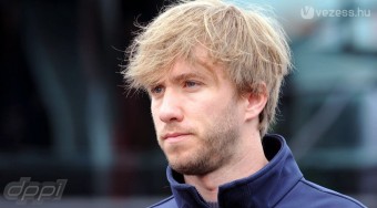 F1: Heidfeld a Mercedes tartalékosa lett