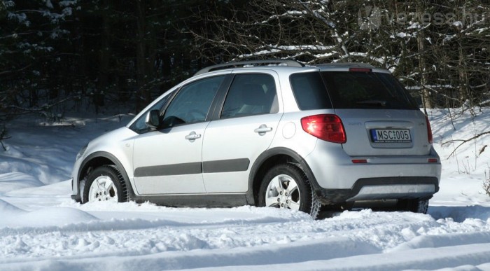 6,6 és 9,7 liter között fogyasztott