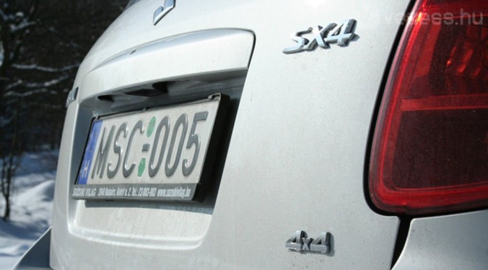 556 ezer Ft a 4x4 felára