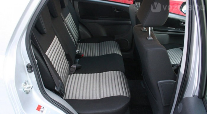 Hátul igazán tágas az SX4