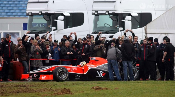 F1: Pályára gördült a Virgin autója 5 | Vezess Megvoltak az első körök