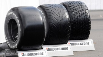 F1: Baj van a gumikkal?