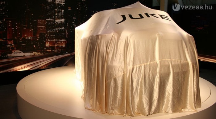 Nem viccel új autójával a Nissan 6 | Vezess A feszült várakozás pillanataiban