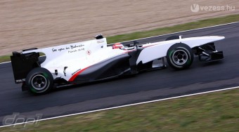 F1: Kobayashi nagyot villantott!