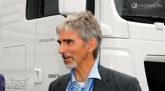 Hill nem ugrik ki a bőréből