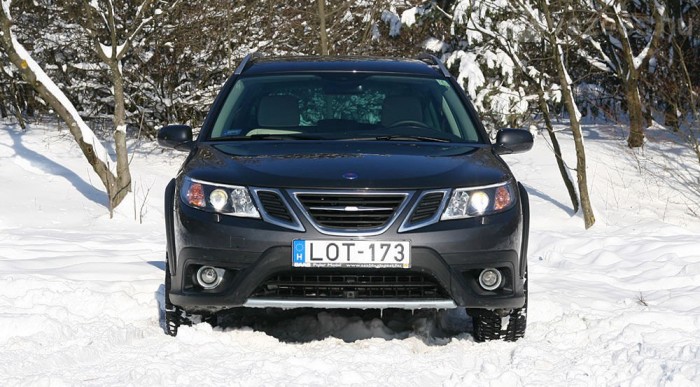 Soha jobbkor: Saab 9-3 6 | Vezess 210 lovas turbós benzinmotor morog az elejében