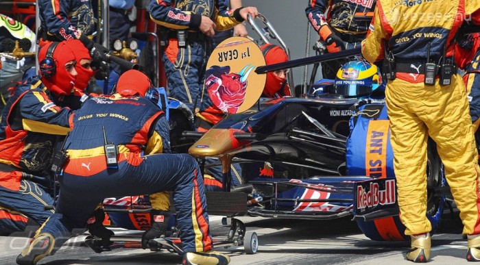 F1: Dupla motorbüntetés 2010-ben 3 | Vezess Villámgyors lesz a kerékcsere