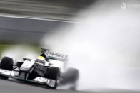 Rosberg a végén is próbálkozott, de akkor már nagyon szakadt