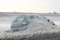 Így jár, aki lecseréli a gyári lámpát valami ócskaságra