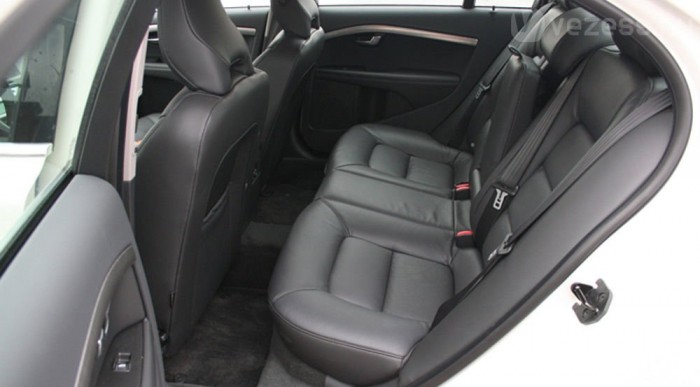 Nem valami tágas a hátsó lábtér a kategóriatársakhoz mérten