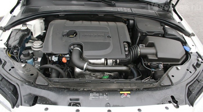 A fedél alatt lakik az apró dízel