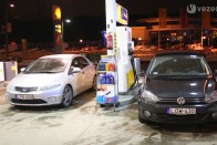 Egy literrel takarékosabb volt a Golf: 7,1 liter a 8,3-mal szemben