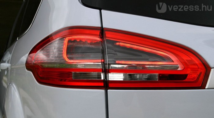 LED-ek a hátsó lámpában is