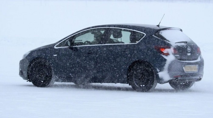 250 lóerős turbómotort rejt