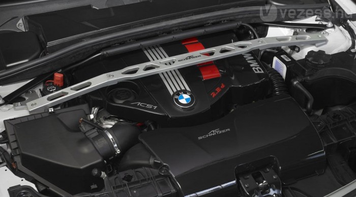 Erőkúrán a BMW X1 6