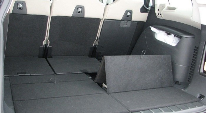 Szép és átgondolt, de nagyon komplikált a pótülések fedése