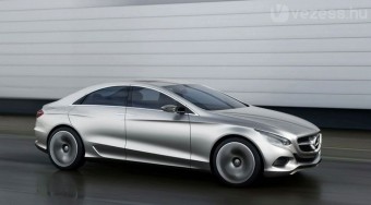 Kis kupé a Mercedestől