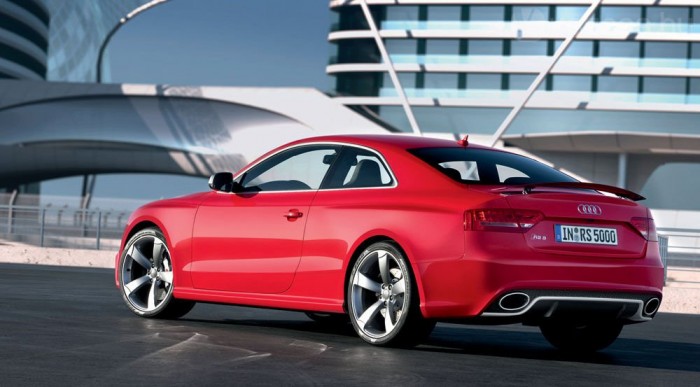 120 km/óránál előbújik a kis szárny, 80-nál visszasüllyed 