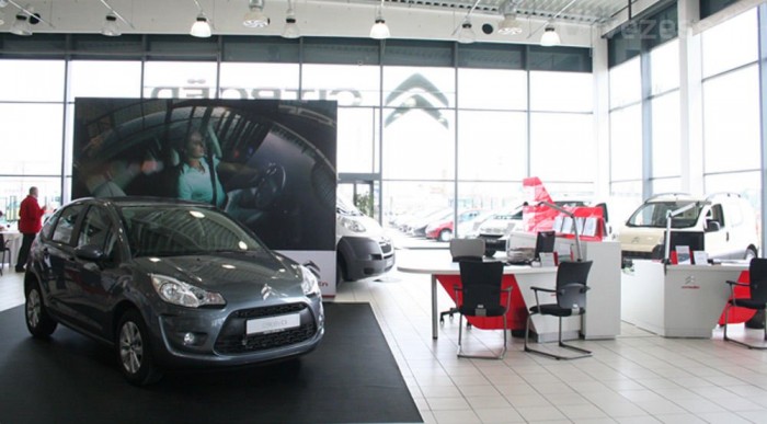 Kvázi színpadon a fontos új modell