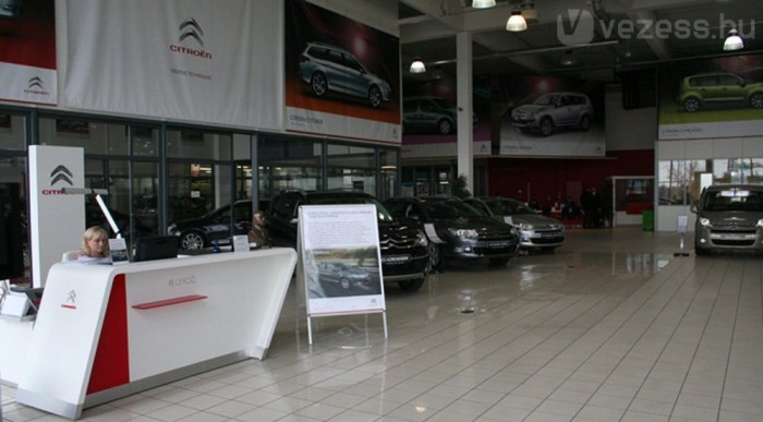 Recepció fogadja a betérőt