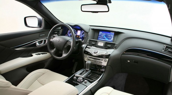 Japán luxusautó a BMW ellen 6