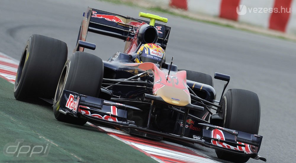 F1: A Red Bull szárnyal, a Virgin összetört 23