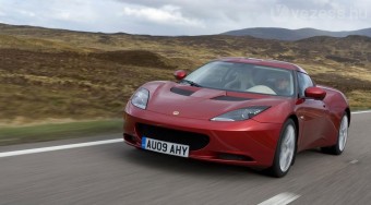 Villany Lotus V12-es élménnyel