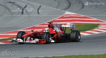 F1: Alonso visszavágott a Red Bullnak