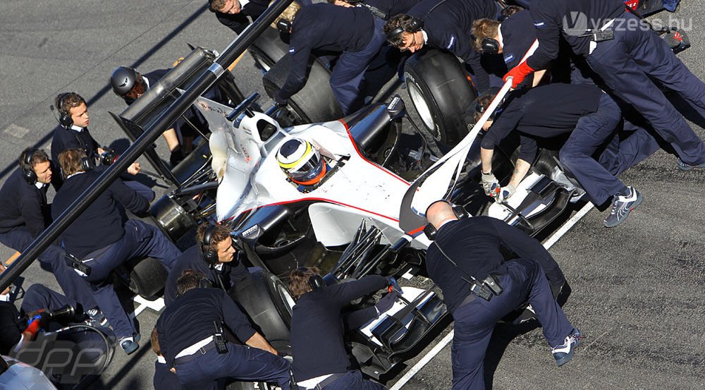 F1: Alonso visszavágott a Red Bullnak 8