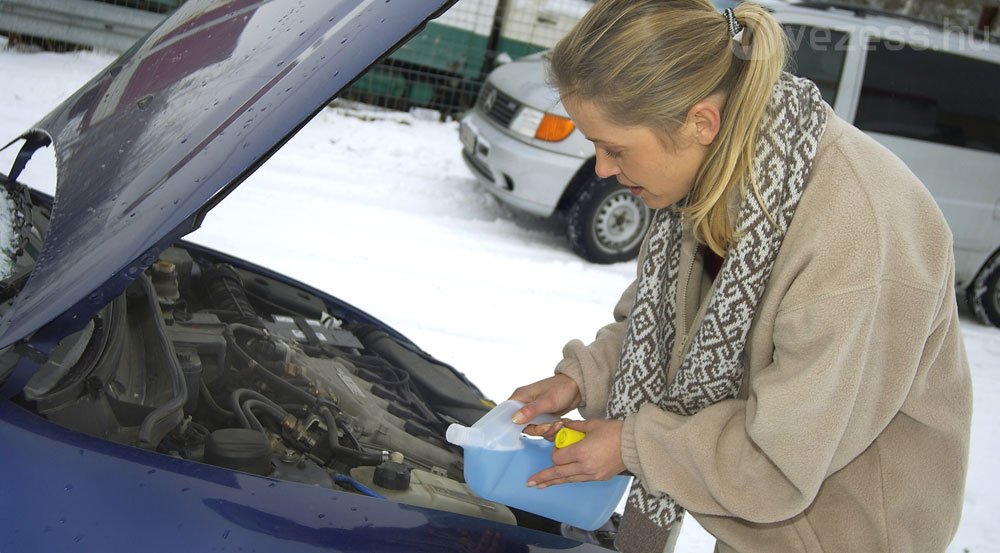 50 gép tisztítja a hótól a fővárosi utakat 11