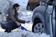 50 gép tisztítja a hótól a fővárosi utakat 46