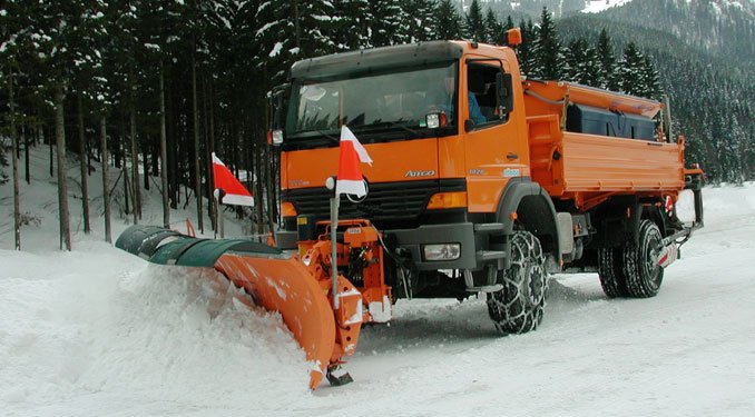 50 gép tisztítja a hótól a fővárosi utakat 1