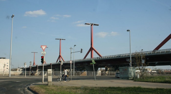 Lezárás a Lágymányosi hídon 1