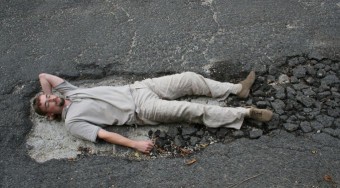 Szinezett kátyúk, ez a jövő?