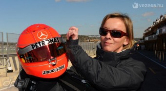 F1: Schumacher is menedzsert cserél