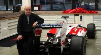 F1: A Stefan GP füllentett magáról?